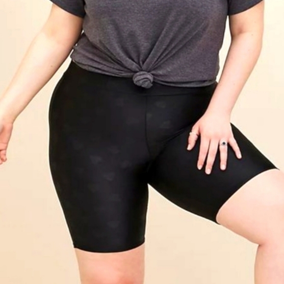 🟣TORRID BIKE SHORTS - HEART EMBOSSED 9' SIGNATURE HIGH RISE WAIST - PLUS SIZE - Picture 4 of 8
